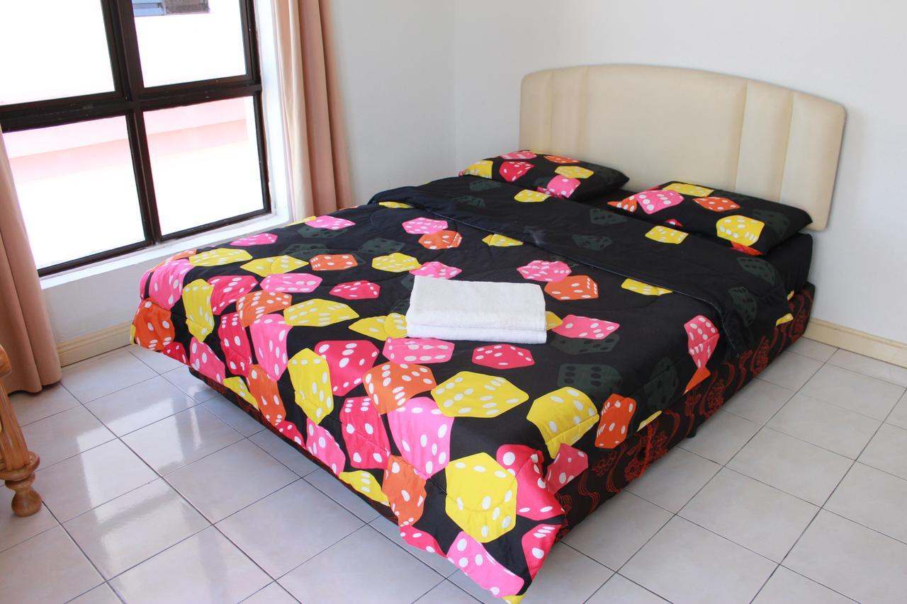 Вилла Marina Court, Kota Kinabalu, Sabah Экстерьер фото