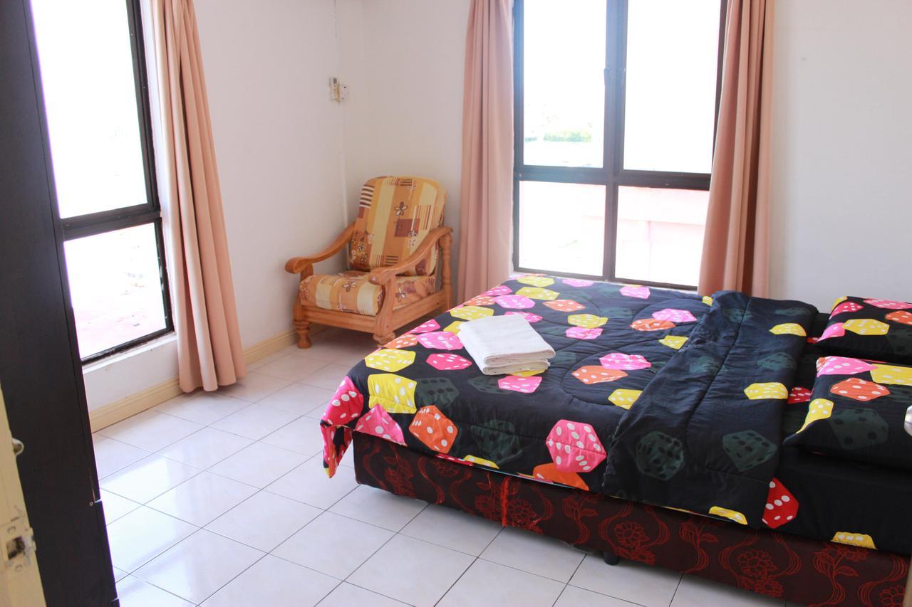 Вилла Marina Court, Kota Kinabalu, Sabah Экстерьер фото
