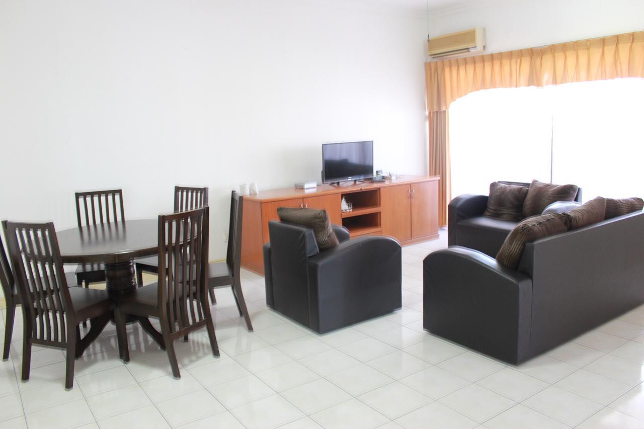 Вилла Marina Court, Kota Kinabalu, Sabah Экстерьер фото